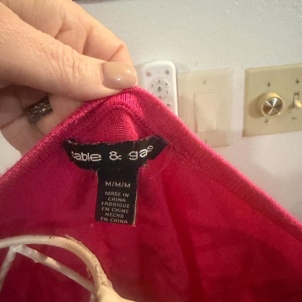 Cable & Gauge Women's Fuchsia Lace Sweater - Picture 7 of 7